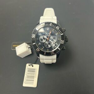 Ice Watch Men's CHBWBS10 Chronograph White Rubber Watch
Sku:
CHBWBS10